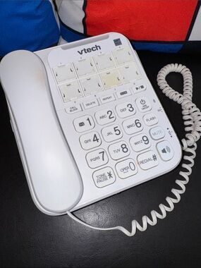MAKE OFFER! VTech White Corded Phone with Large Easy-Read Keys & Speed Dial